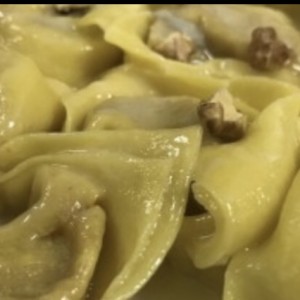 Tortelloni di Zucca e Noci al gorgonzola